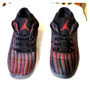 Jordan B. FLY Black Gym Red Dark Grey